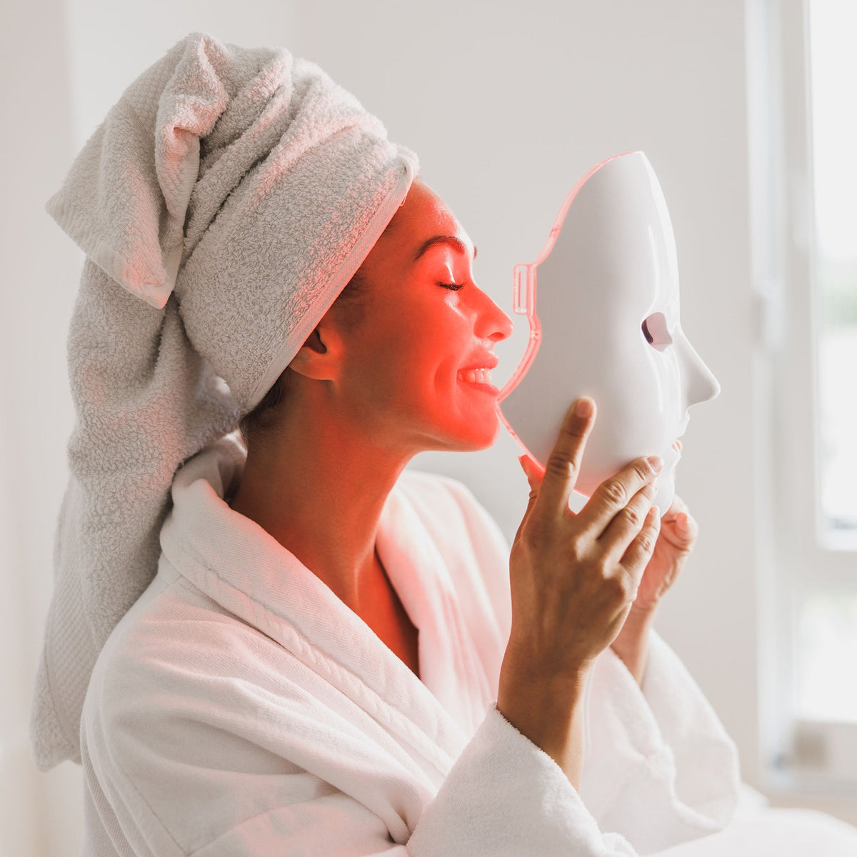 7-in-1 LED Light Therapy Face Mask – Advanced Skincare at Home! - Sports