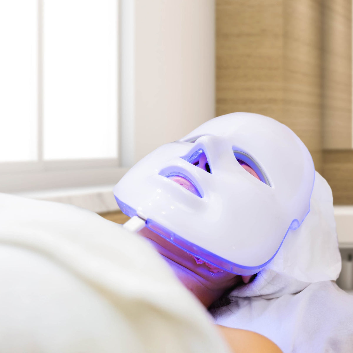 7-in-1 LED Light Therapy Face Mask – Advanced Skincare at Home! - Sports